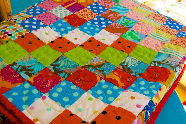 Scrappy Quilt  084